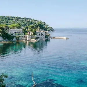Studio Rénové Avec Parking Et Terrasse à Village Èze